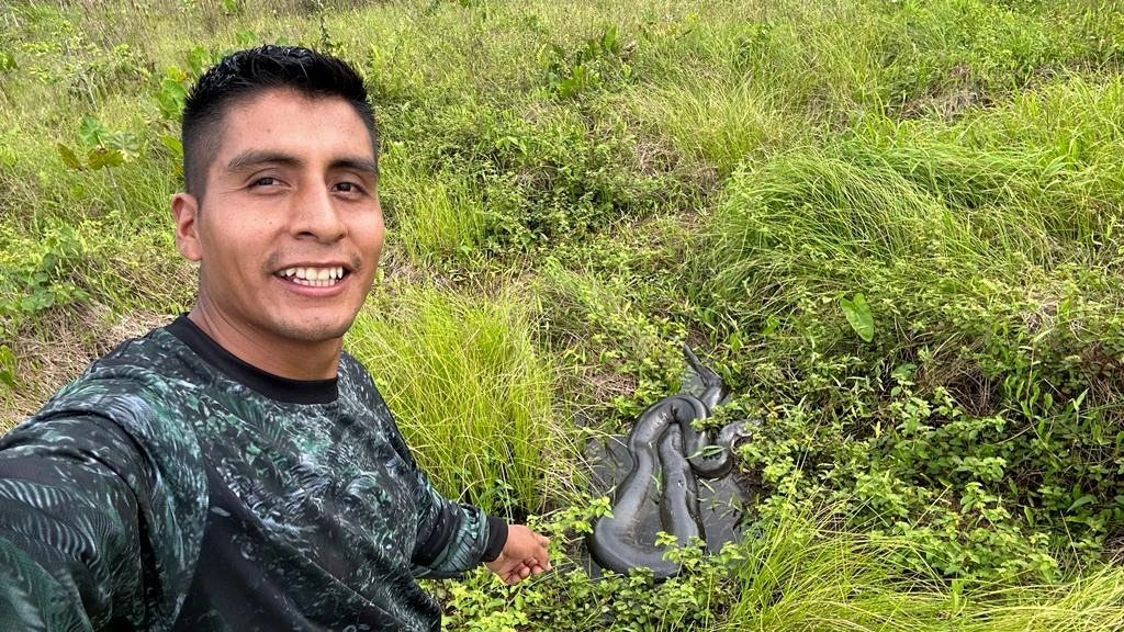 Henry Ecuador Amazon guide eco tourism